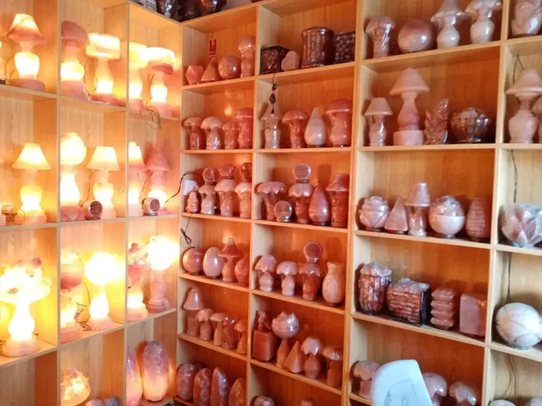 Real and authentic Himalayan salt lamps to buy in bulk