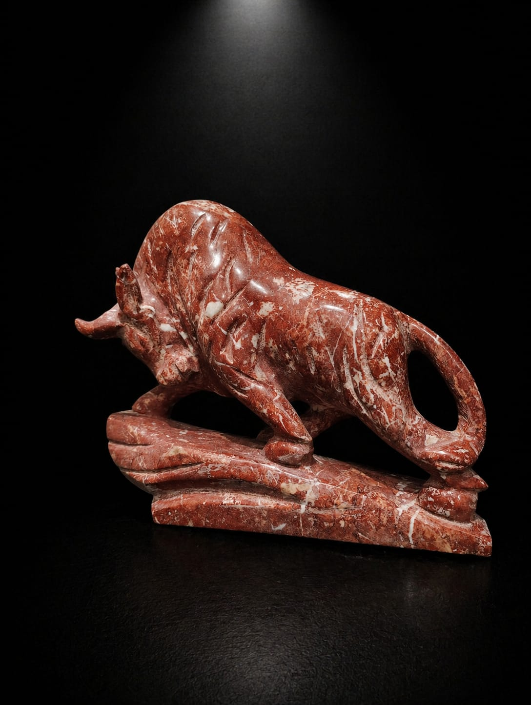 Red Jasper Fighter Bull Sculpture - Image 3